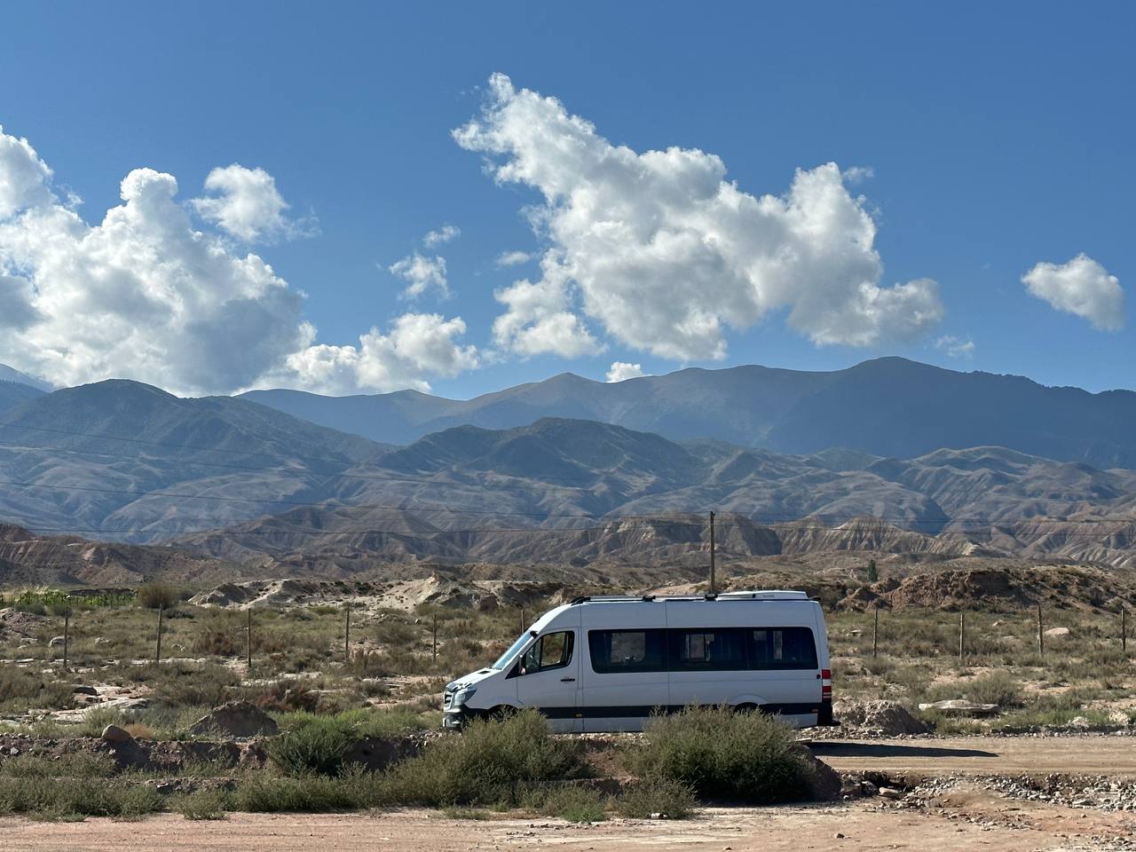 我們的旅遊巴及美景