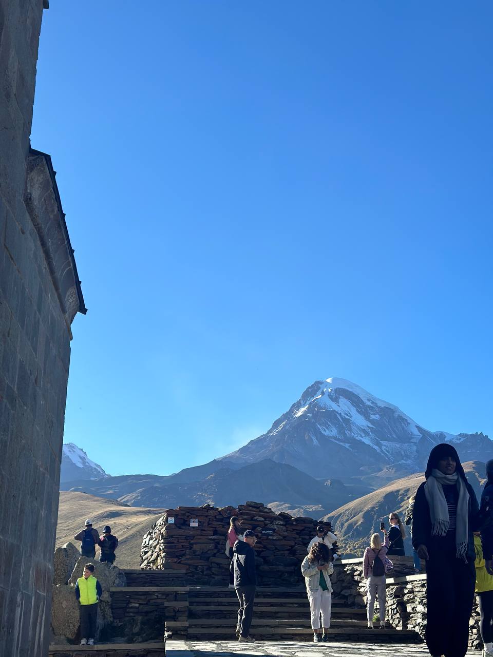 教堂上看的山景